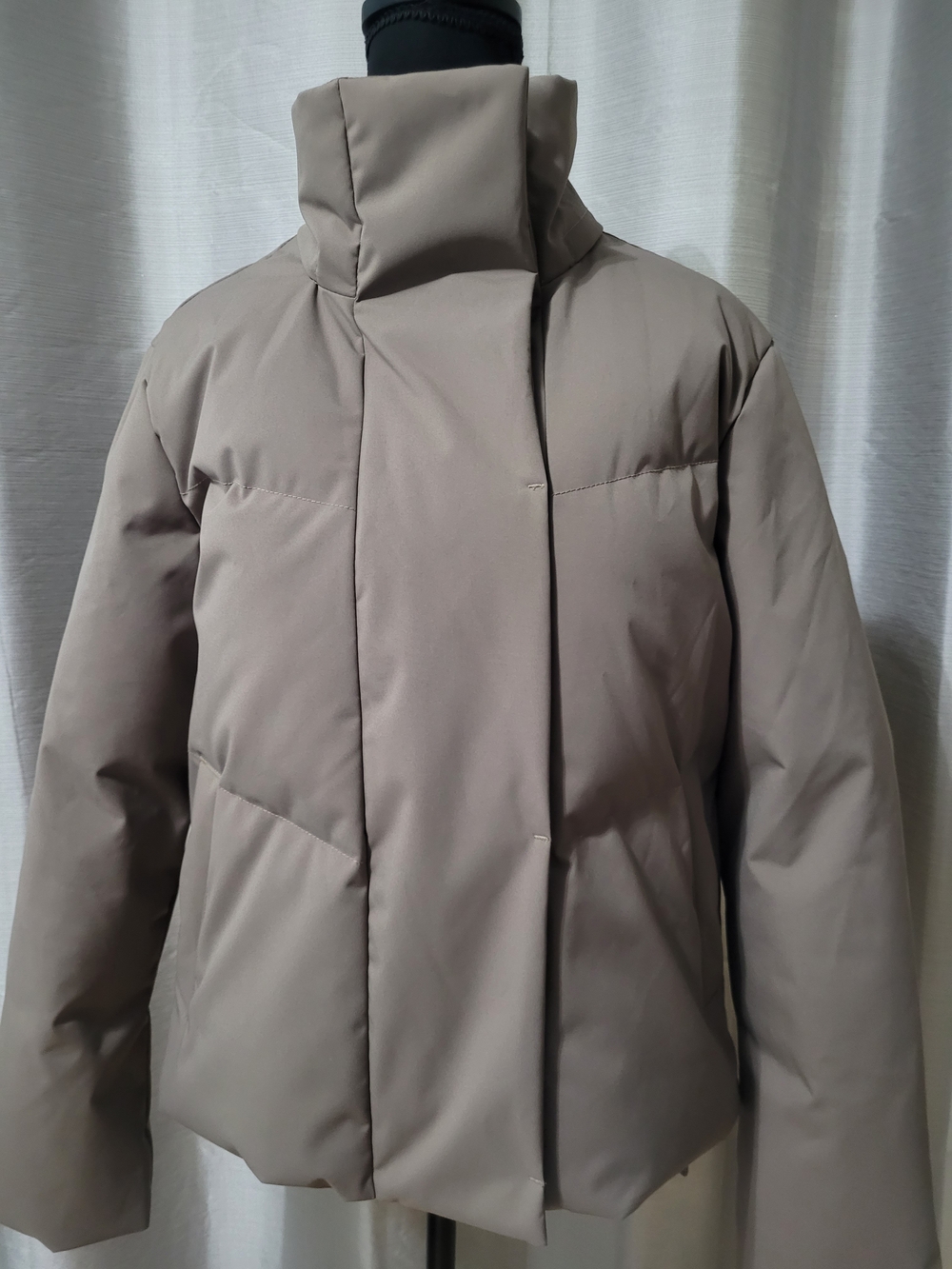 Frank & Oak Minimalist Short Puffer Jacket , Taupe, XS